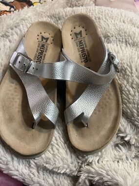 Mephisto Metallic Silver Cross-Strap Toe Sandals